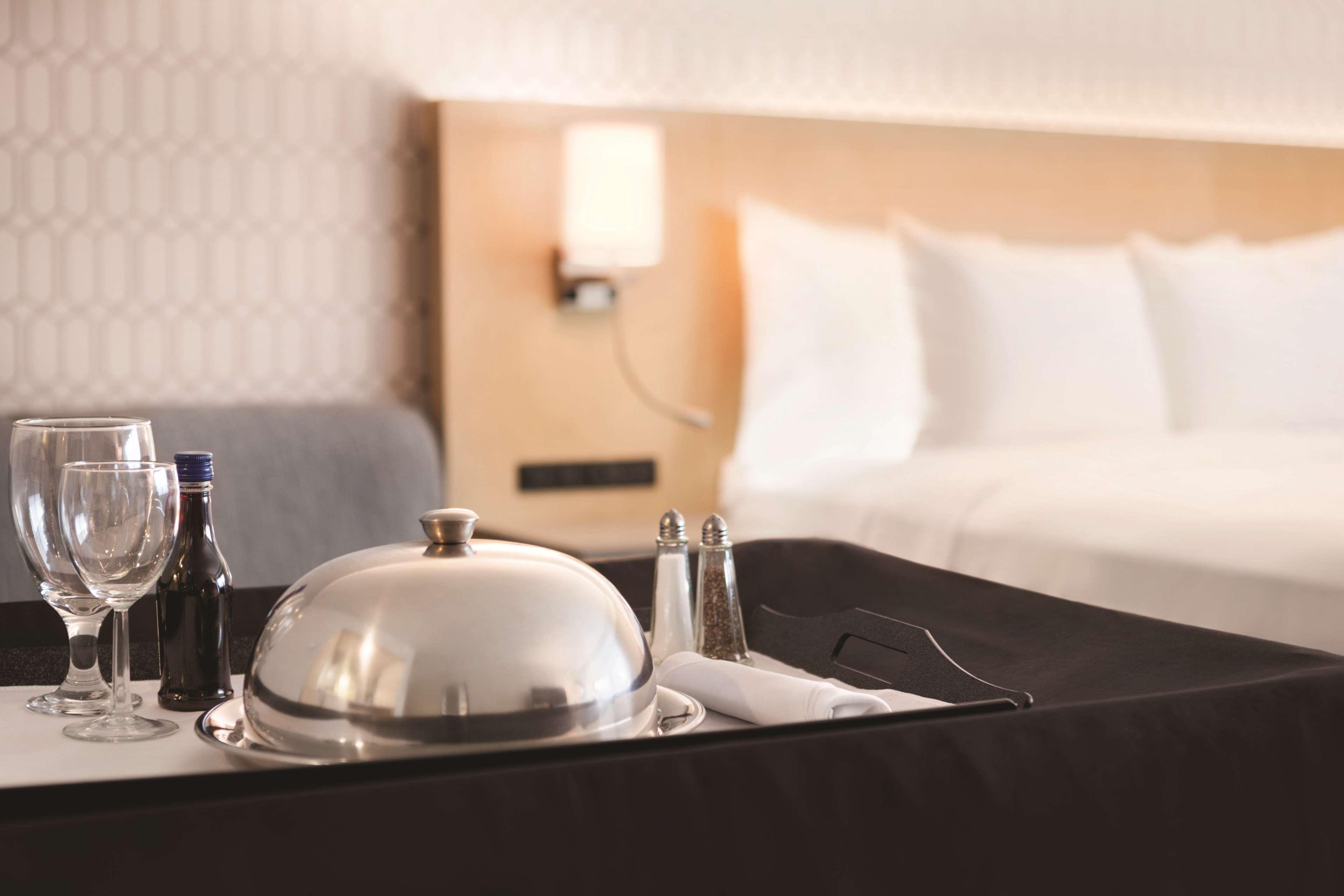 Radisson Hotel Charlotte Airport ภายนอก รูปภาพ