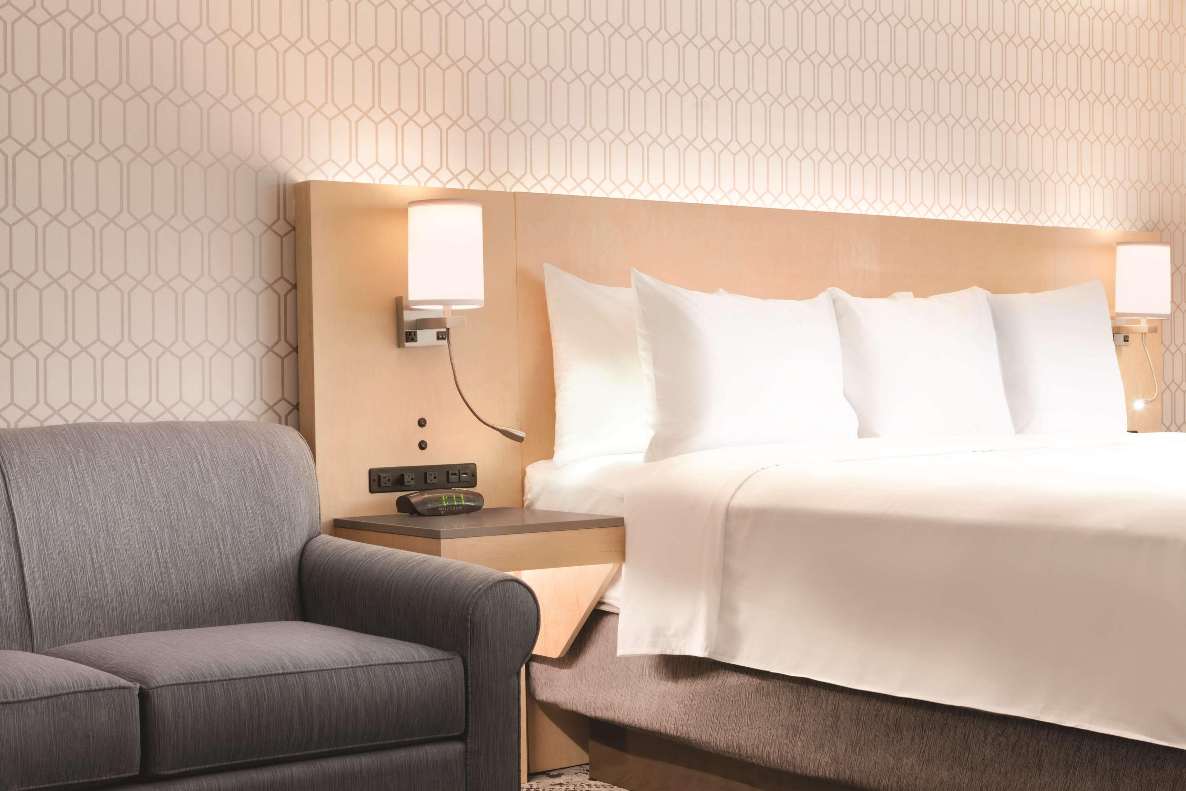 Radisson Hotel Charlotte Airport ภายนอก รูปภาพ
