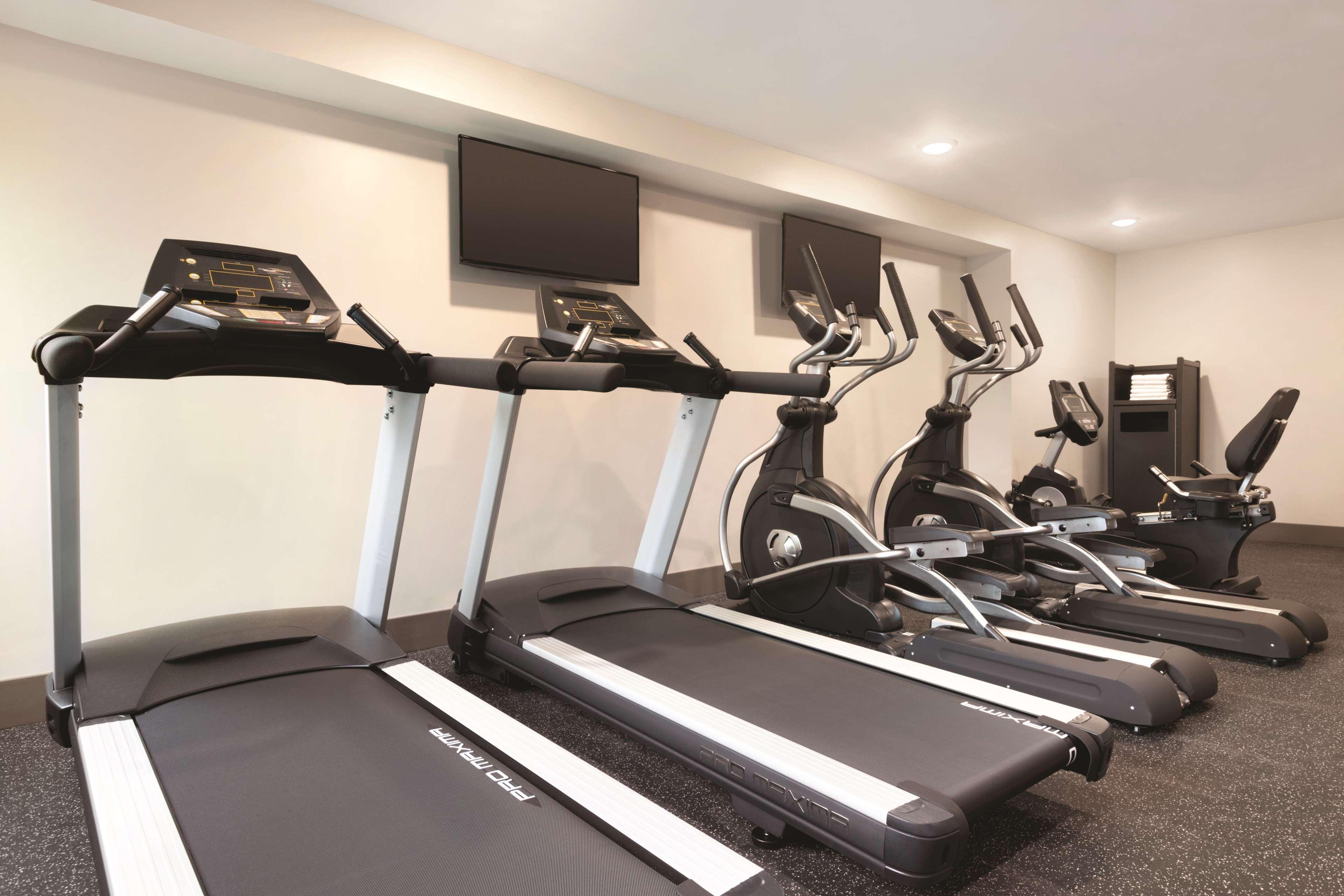 Radisson Hotel Charlotte Airport ภายนอก รูปภาพ